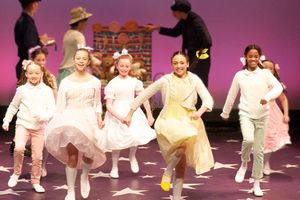 Molly Oates, Daphne Ciccarelle, Dana Konner, Rebecca Kurnellas, Meridien Terrell, Joy Photo