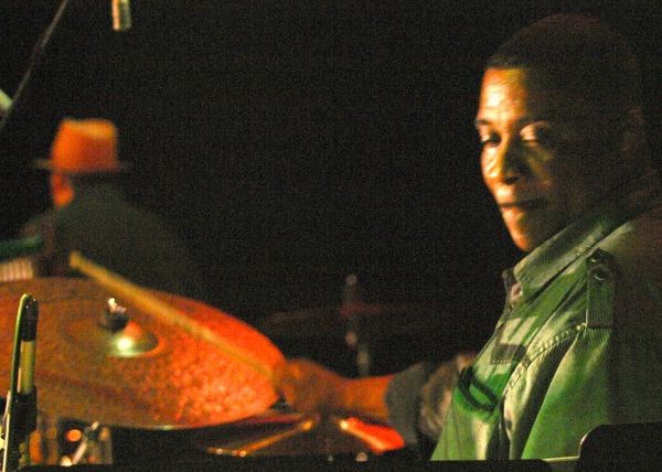 Ricky Lawson Photo