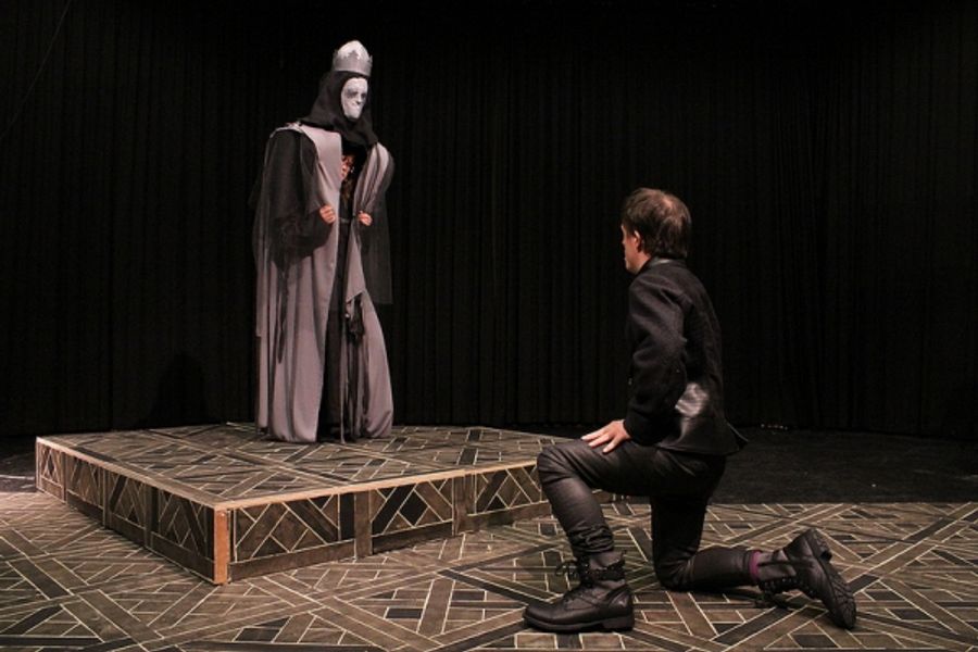 Photo Flash: Sneak Peak at Blue Apple Theatre's HAMLET - Starring Tommy Jessop  Image