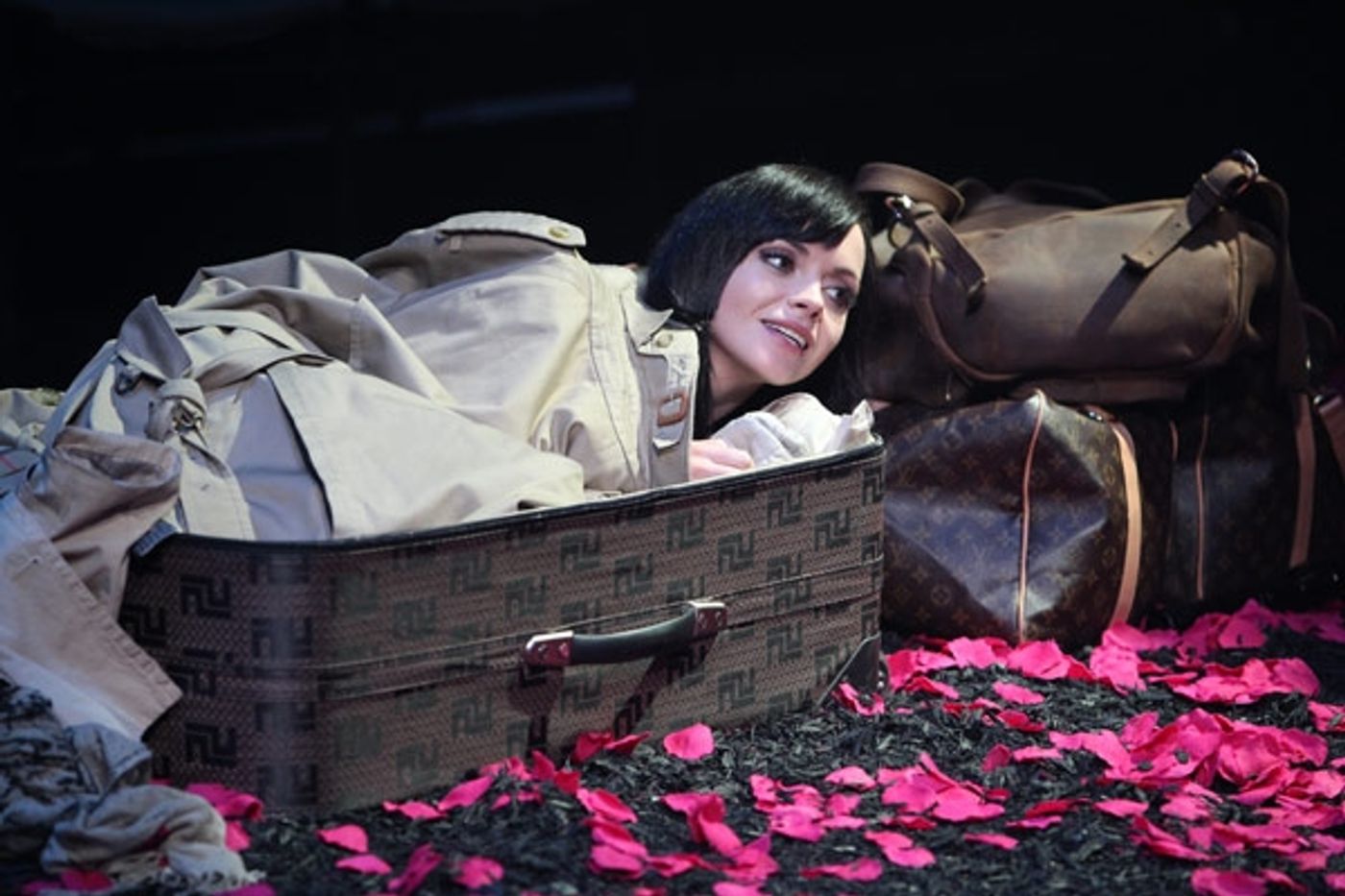 Photo Flash: First Look at Christina Ricci & Bebe Neuwirth in CSC's A MIDSUMMER NIGHT'S DREAM  Image