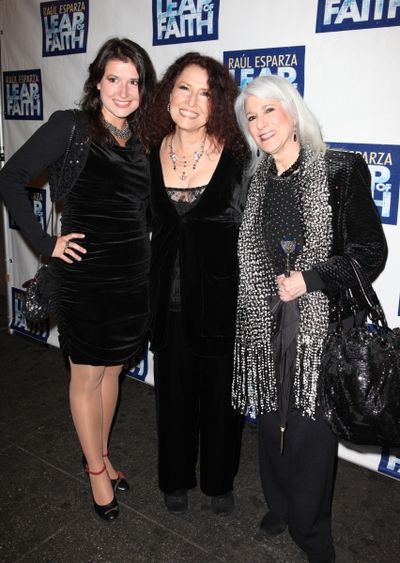 Hannah Manchester & Melissa Manchester  with Jamie de Roy Photo