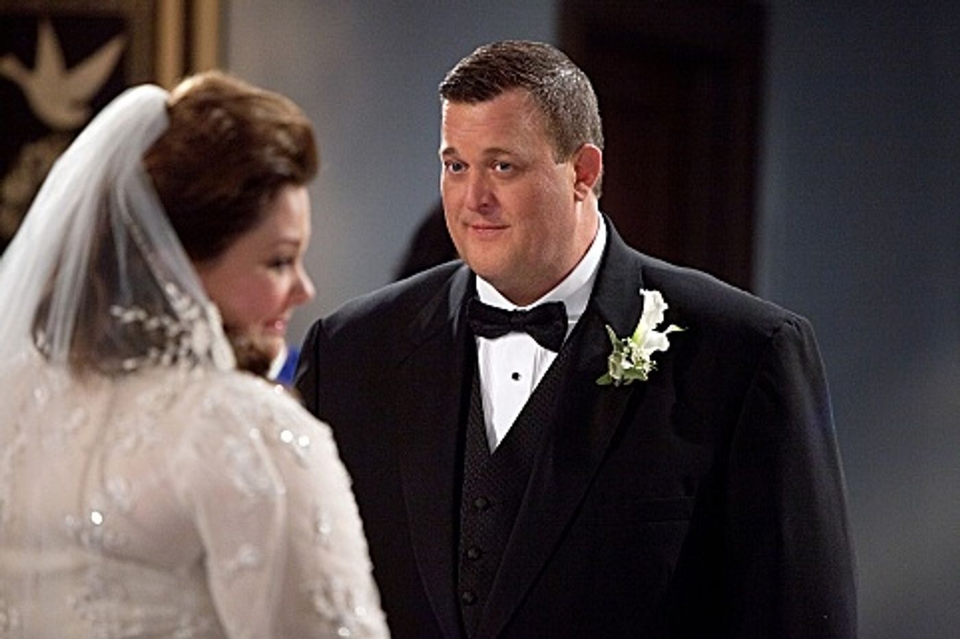 Photo Flash: First Look - 'The Wedding' on CBS's MIKE & MOLLY, Airing Tonight, 5/14  Image