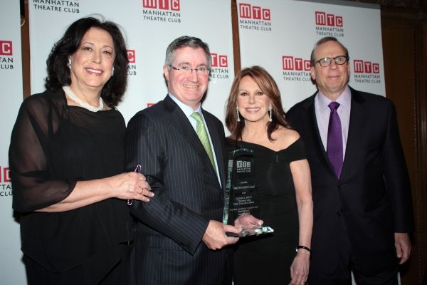 Lynne Meadow, Glenn Britt, Marlo Thomas, Barry Grove Photo