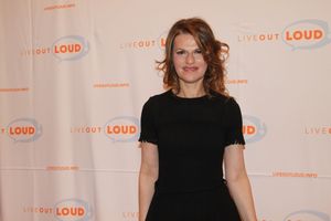 Sandra Bernhard Photo