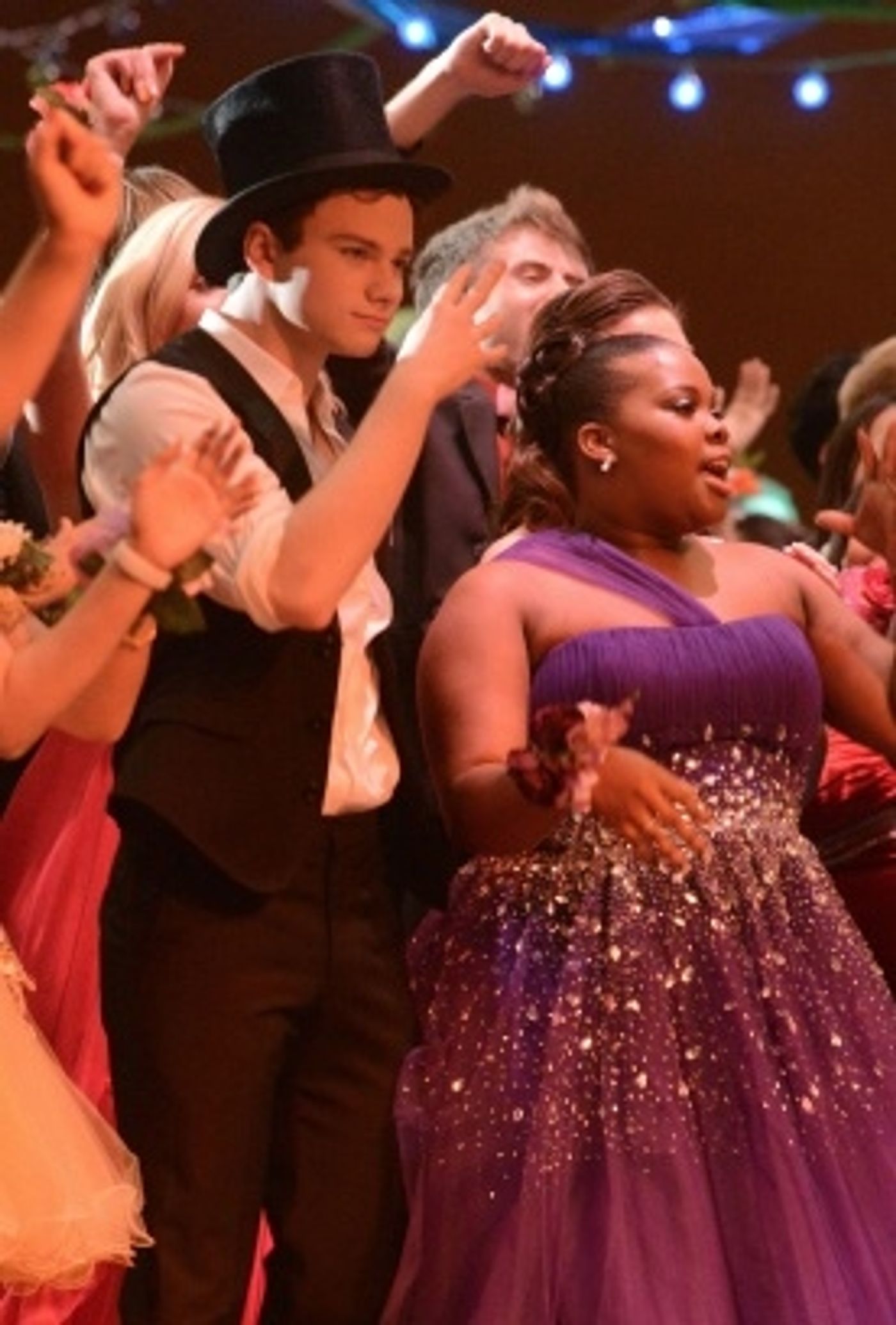 Photos and Audio: Tonight on GLEE- One Direction, Fergie and More!  Image