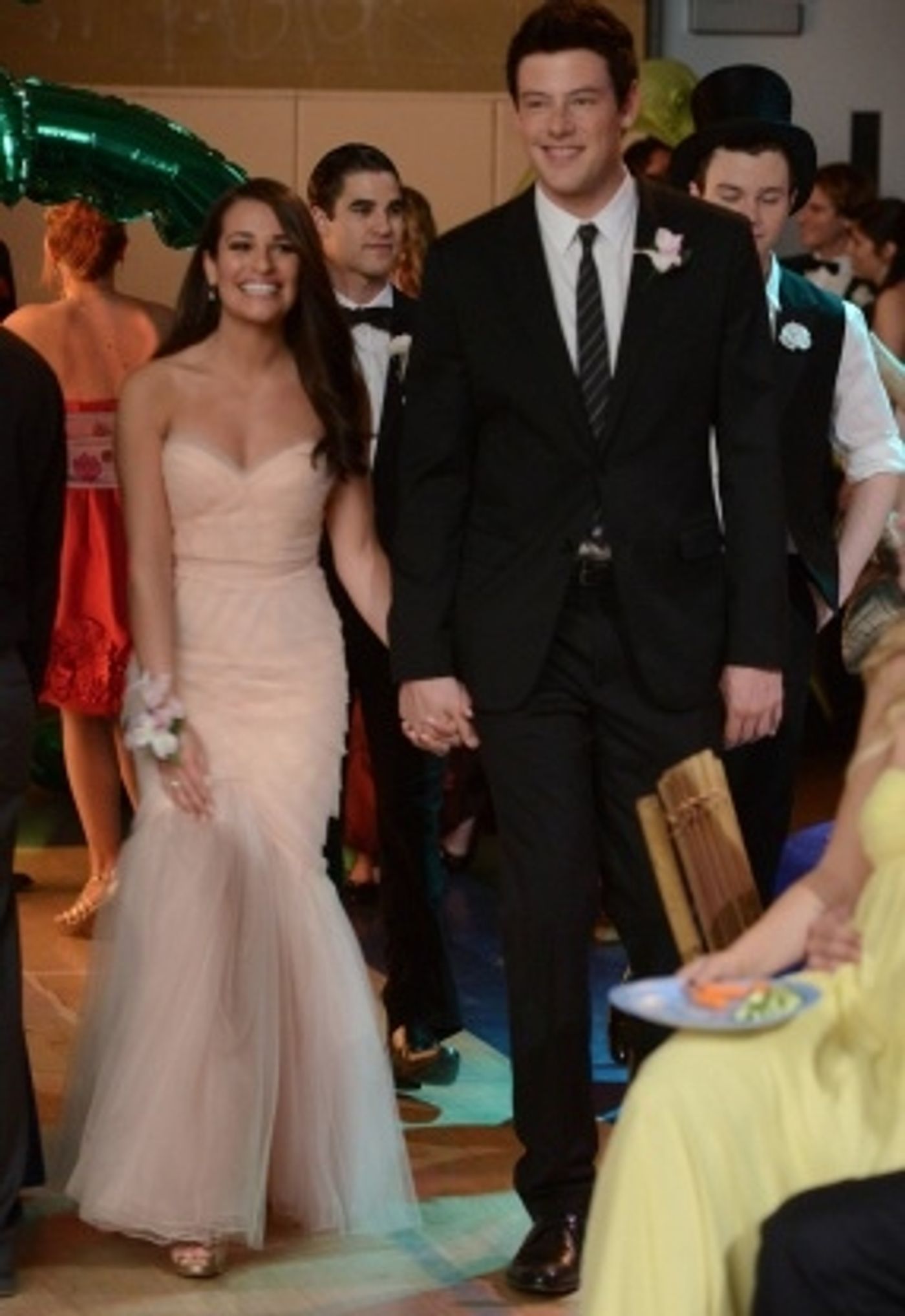 Photos and Audio: Tonight on GLEE- One Direction, Fergie and More!  Image