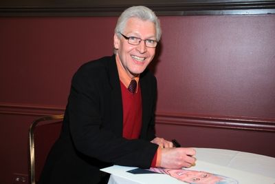 Tony Sheldon Photo