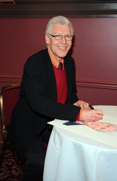 Tony Sheldon Photo