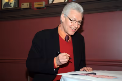 Tony Sheldon Photo