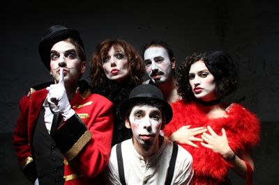 Xavi Duch, Laura Olivella, Albert Doz, Elena Gadel y delante Pau Doz Photo