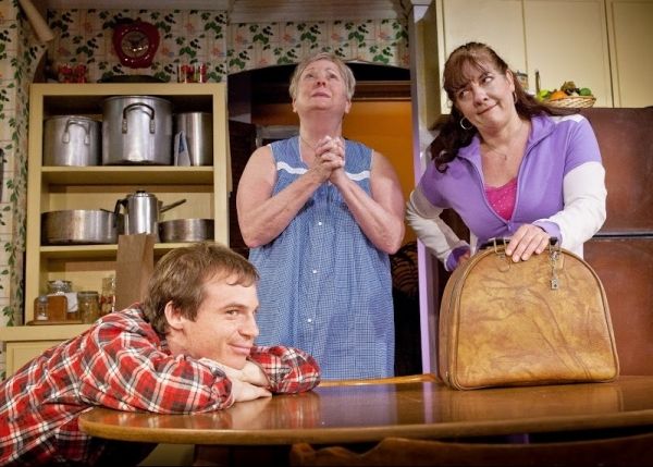 Rusty Ross (Jimmy Nowak), Peggy Cosgrave (Clara Nowak), Liz Zazzi (Beverly Nowak Photo