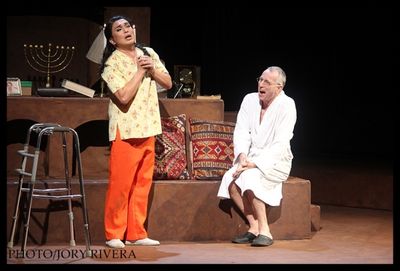 Paul Holmes, Melvin Lee
 Photo