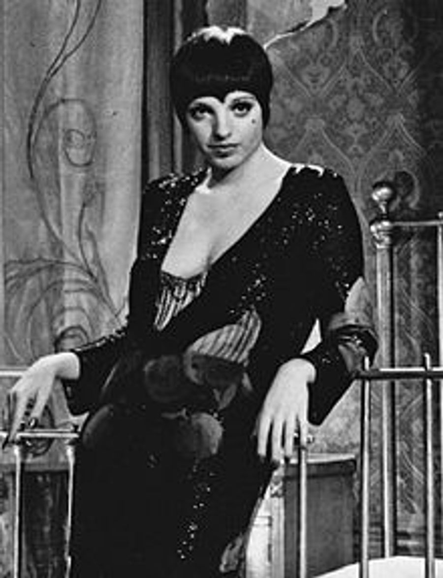 Exclusive InDepth InterView: Liza Minnelli Talks LIVE AT THE WINTER GARDEN, CABARET HD, Lady Gaga & More Image