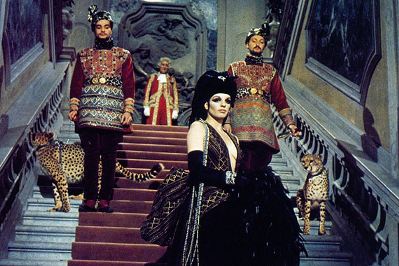 Exclusive InDepth InterView: Liza Minnelli Talks LIVE AT THE WINTER GARDEN, CABARET HD, Lady Gaga & More  Image