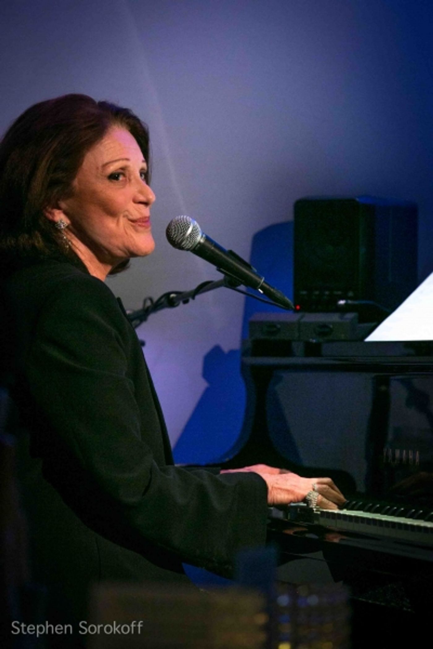 Photo Coverage: Linda Lavin Brings POSSIBILITIES to the Metropolitan Room  Image