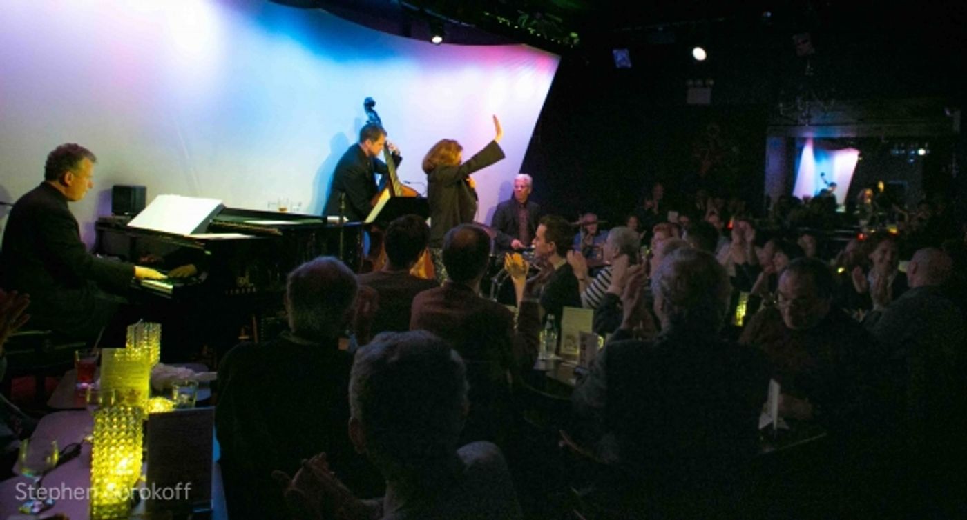 Photo Coverage: Linda Lavin Brings POSSIBILITIES to the Metropolitan Room  Image