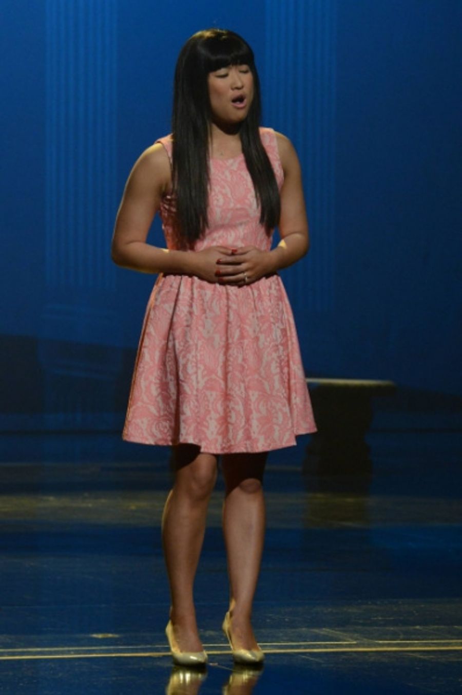 Photo Flash: First Look at GLEE's Props & Nationals Episodes! Image
