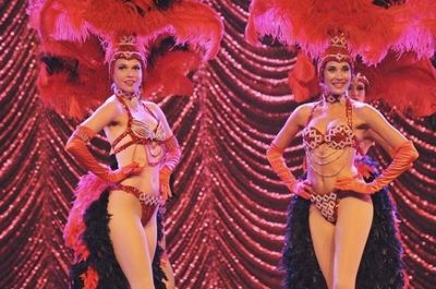 Sutton Foster and Angelina McCoy Photo