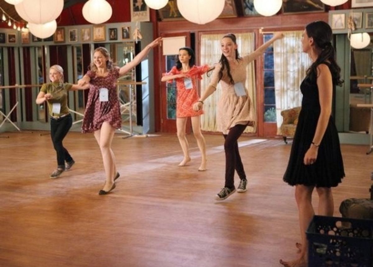 Sutton Foster with Emma Dumont, Julia Goldani Telles, Bailey Buntain and Kaitlyn Jenkins at 