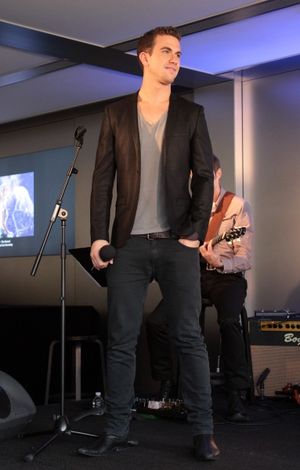 Richard Fleeshman Photo