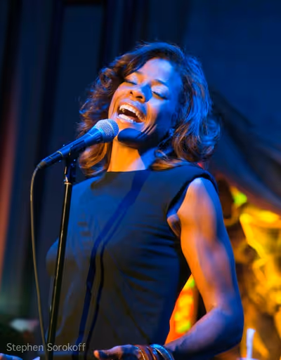 Nicole Henry Photo