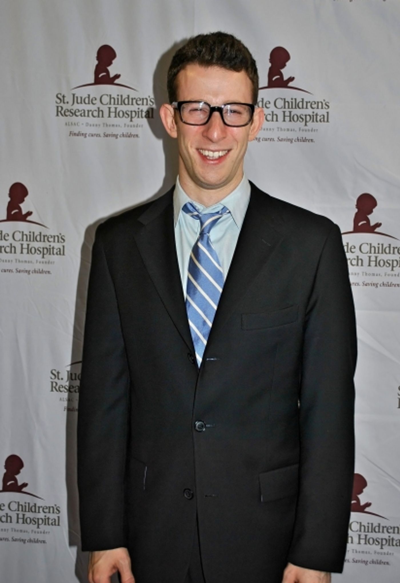 Photo Coverage: De Tagle, Bleu, Salonga et al. Walk the Red Carpet for St. Jude Children’s Research Hospital  Image