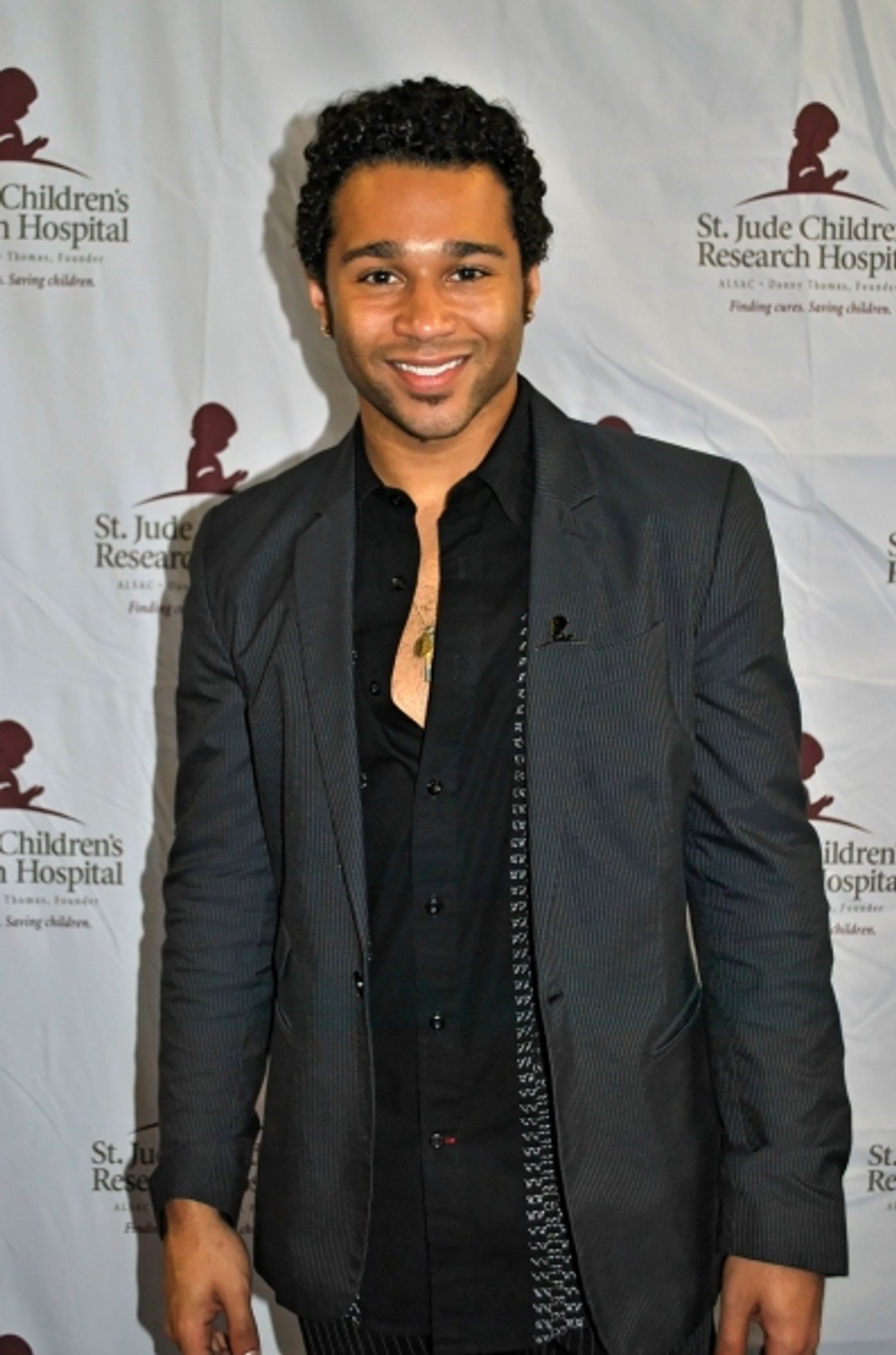 Photo Coverage: De Tagle, Bleu, Salonga et al. Walk the Red Carpet for St. Jude Children’s Research Hospital  Image