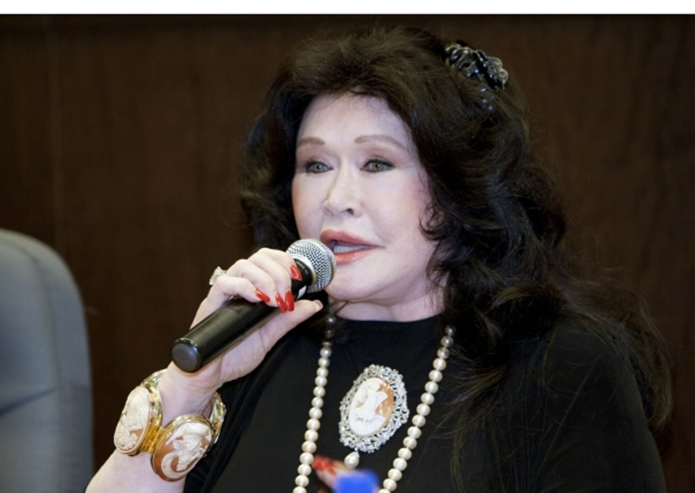 Photo Flash: Lainie Kazan, Michele Lee et al. at THE PERSIAN ROOM PRESENTS Book Signing  Image