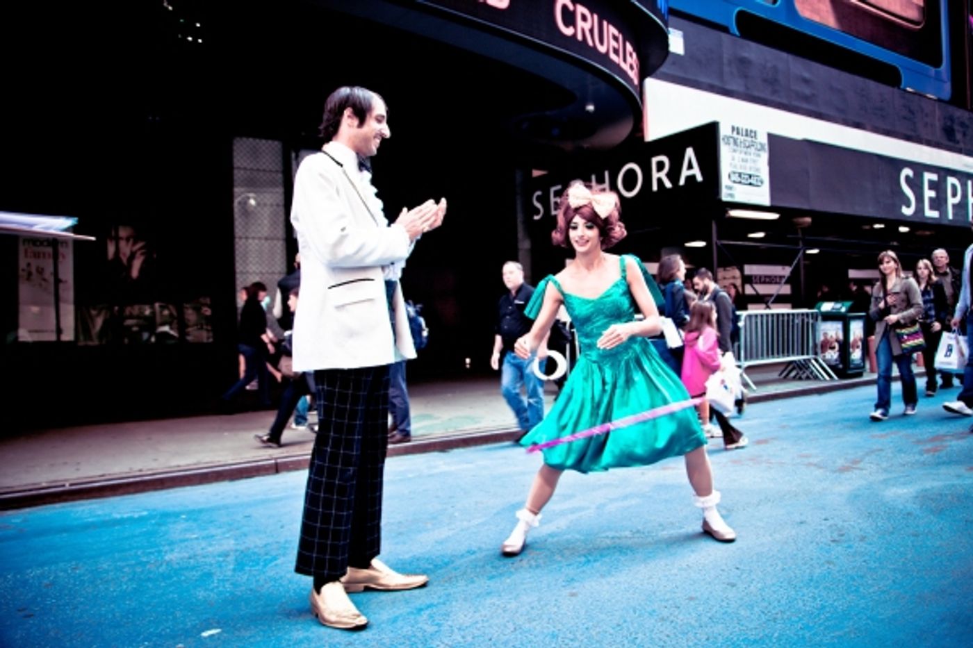 Photo Flash: Spiegelworld's Gaz & Penny Visit NYC; EMPIRE Begins Previews 5/22  Image