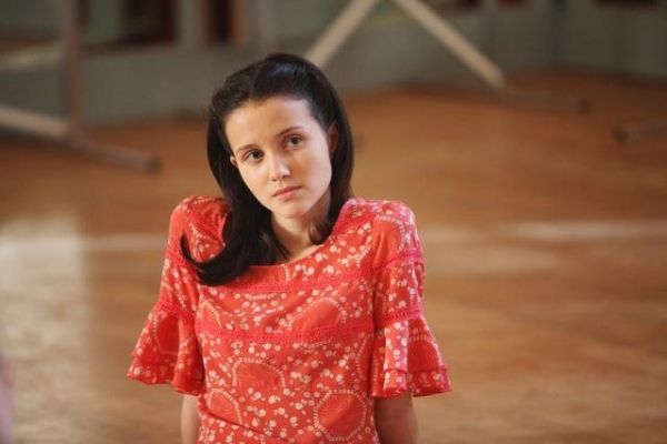 JULIA GOLDANI TELLES Photo