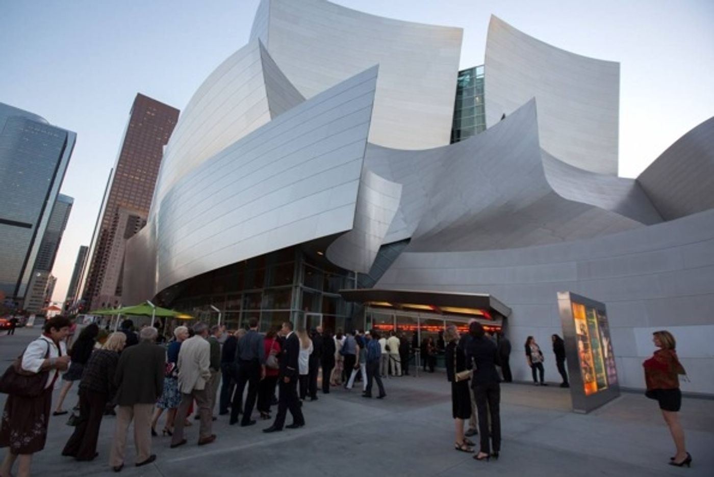 Photo Flash: Alan Gilbert Conducts NY Phil in Walt Disney Concert Hall Debut  Image