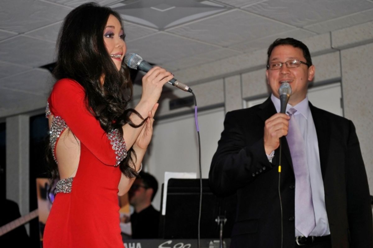 Anna Maria Perez de Tagle, Paul Kevin Jonas Sr.
 at 