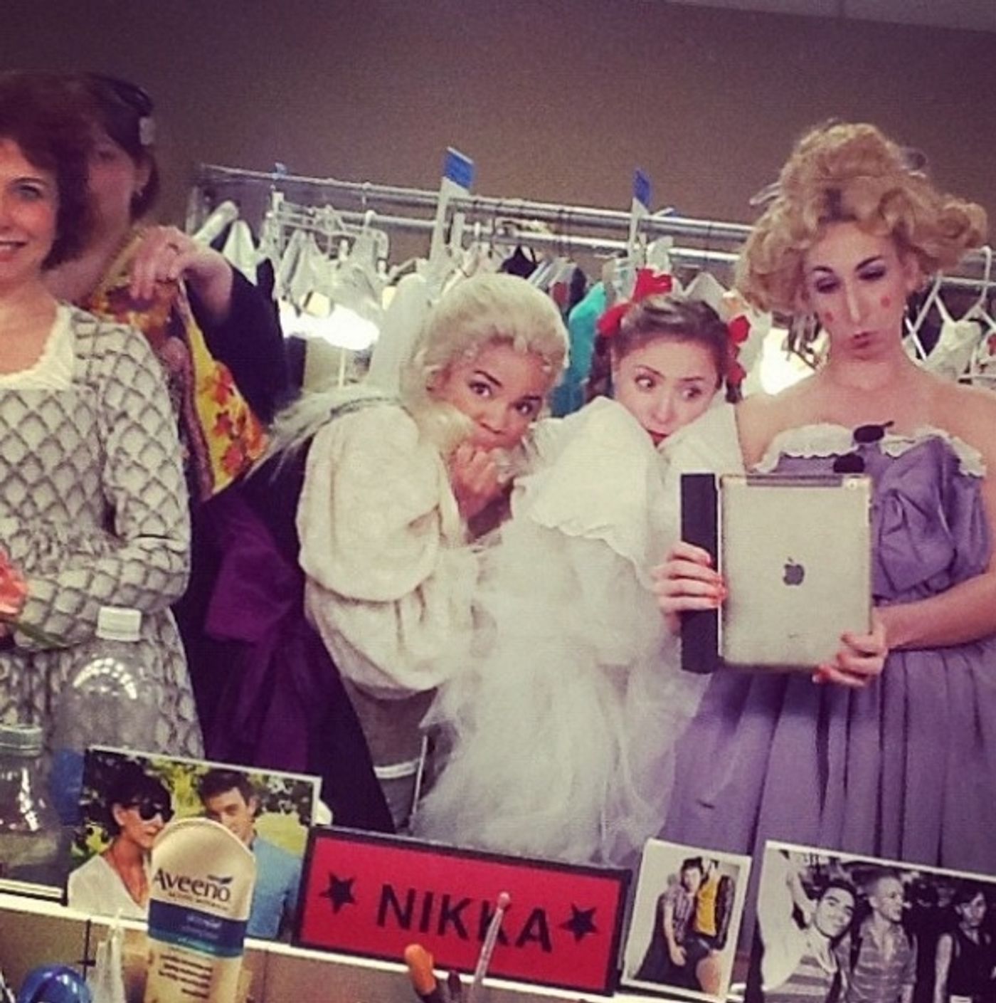 Photo Flash: Broadway Stars Max Von Essen, Steve Kazee et al. Tweet Saturday Intermission - All the Photos!  Image