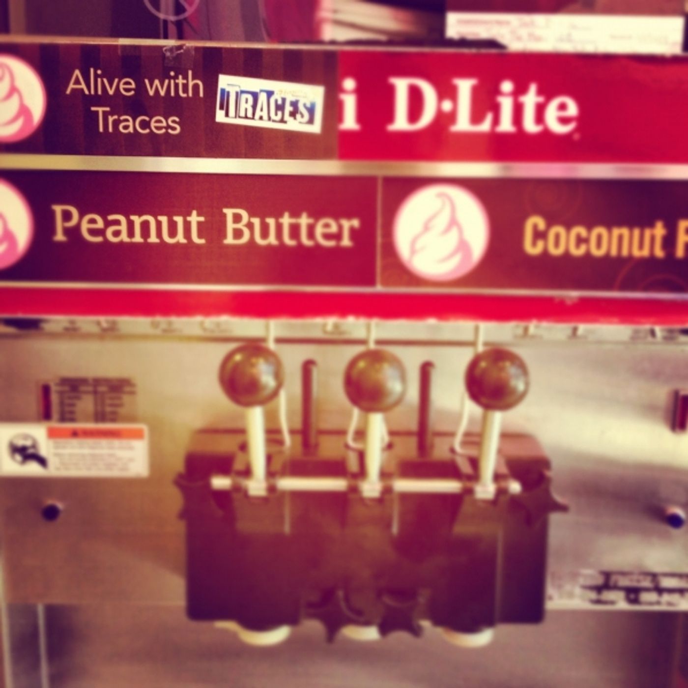 Photo Flash: TRACES Cast Visits Tasti D-Lite!  Image