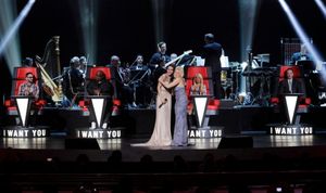 Katharine McPhee, Megan Hilty Photo