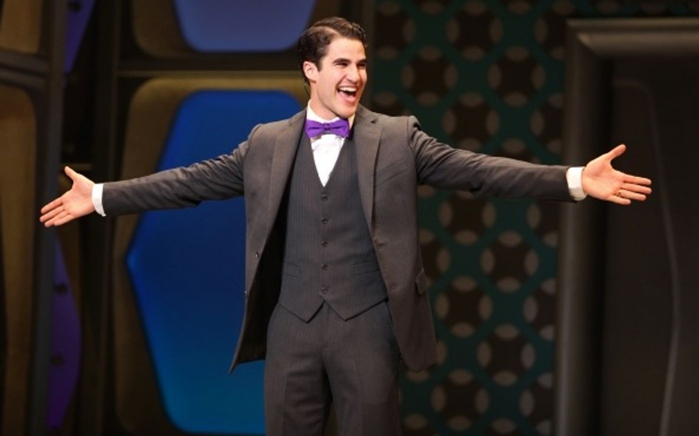 Photo Flashback: HOW TO SUCCEED Closes Today; A Look Back at the Three Finches  Image