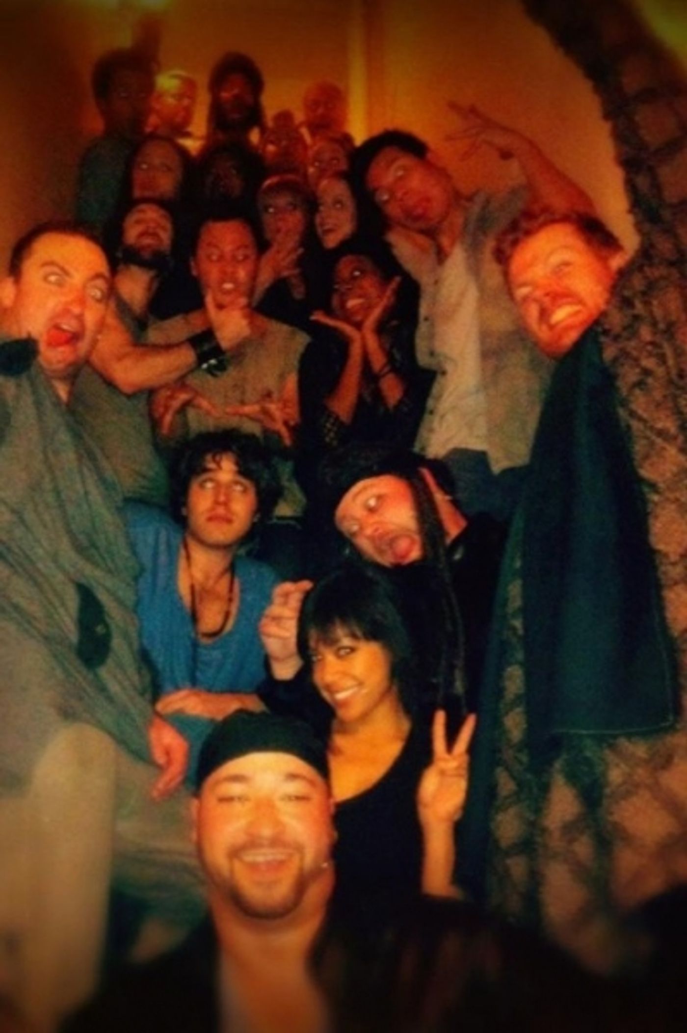 Photo Flash: Evening Saturday Intermission Pic Round-Up - Ricky Martin, NEWSIES and More!  Image