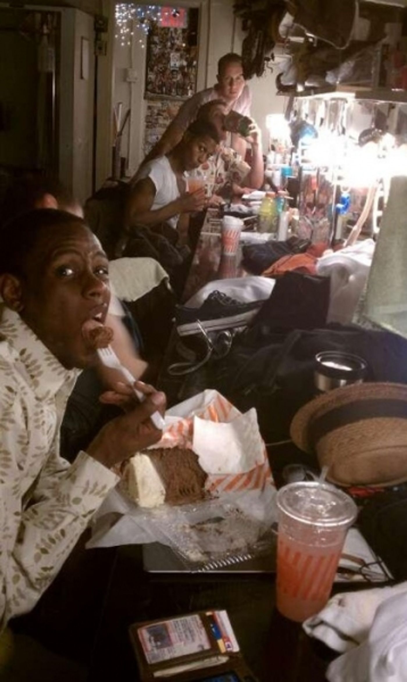 Photo Flash: Evening Saturday Intermission Pic Round-Up - Ricky Martin, NEWSIES and More!  Image