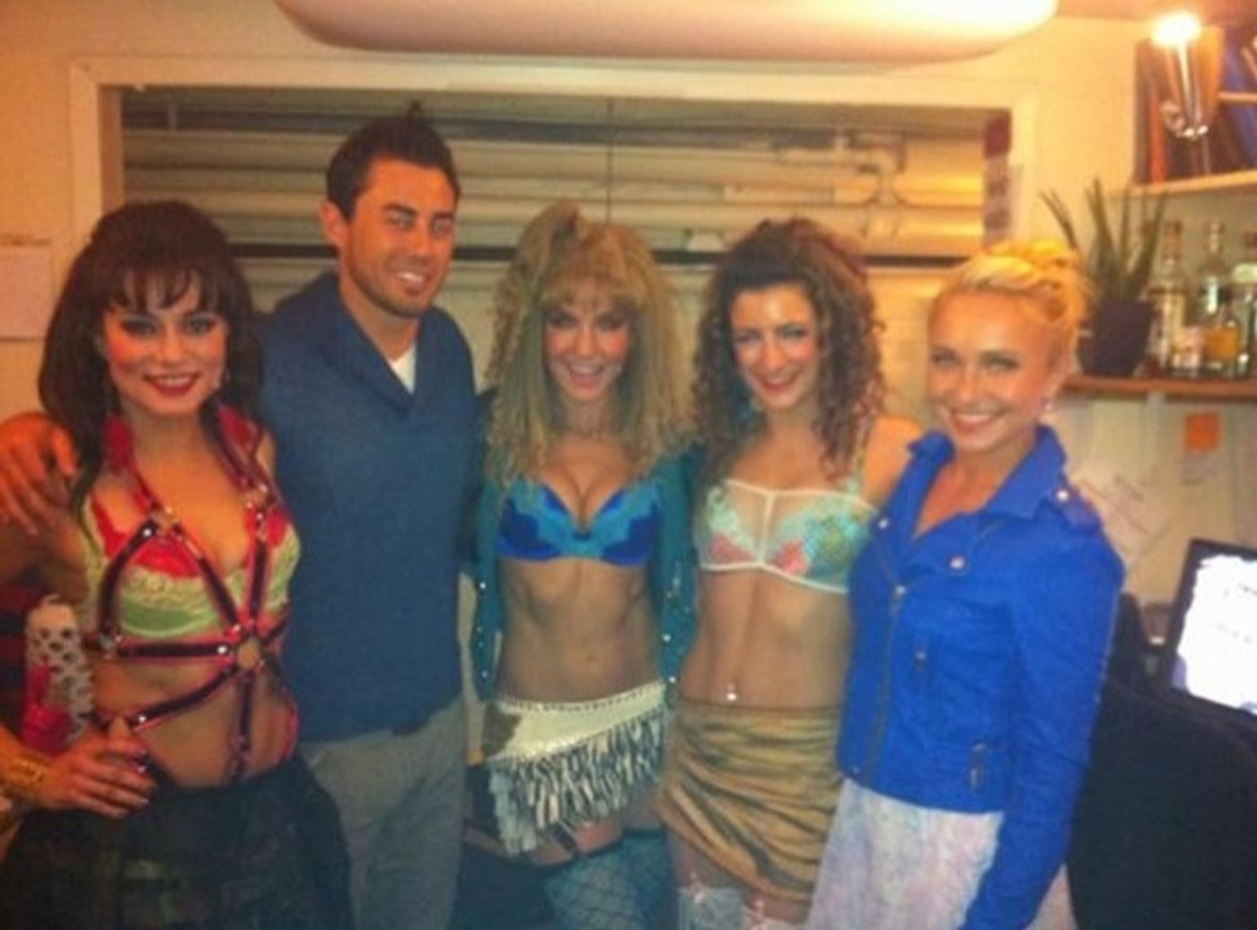 Photo Flash: Evening Saturday Intermission Pic Round-Up - Ricky Martin, NEWSIES and More!  Image