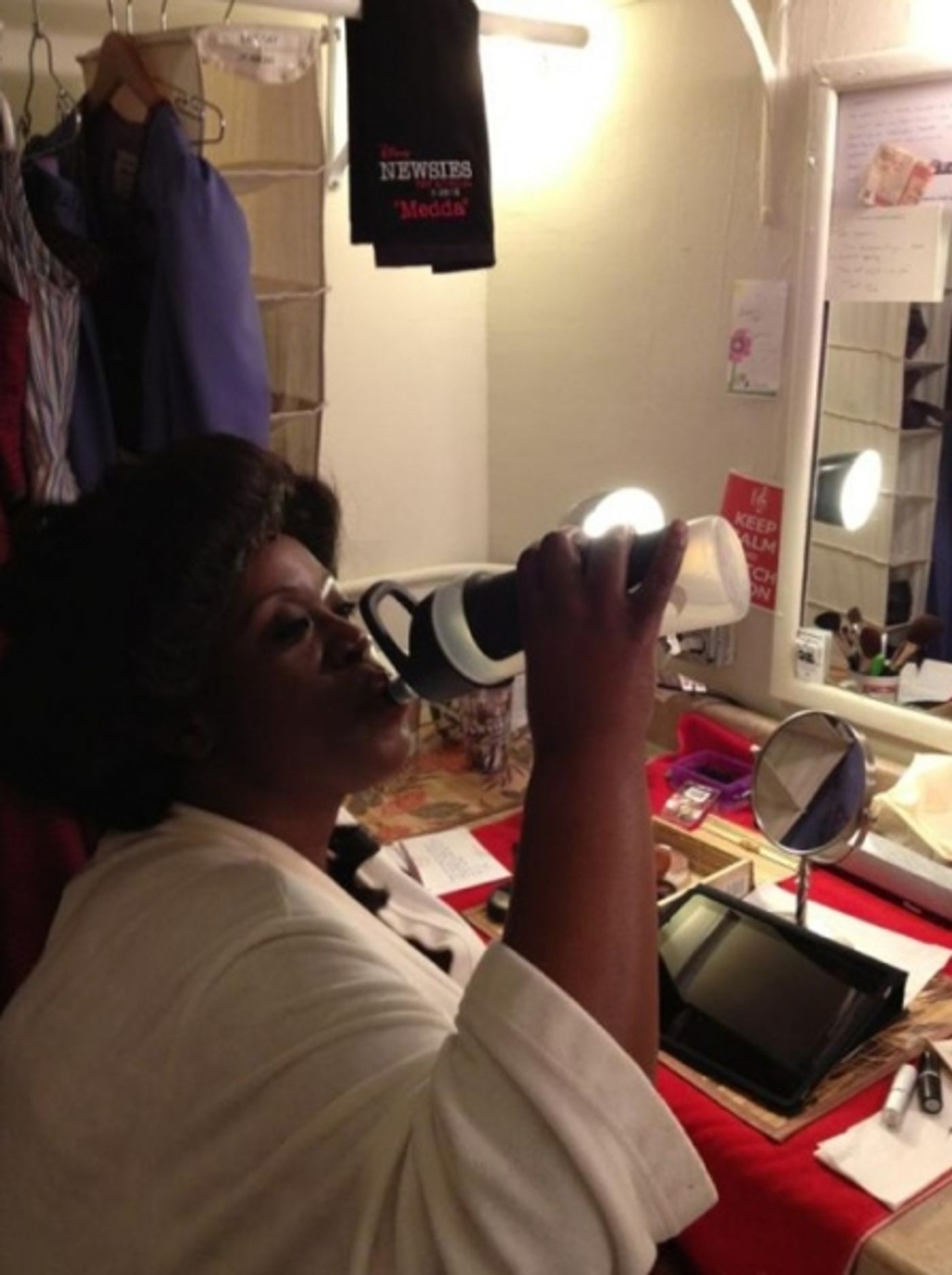 Photo Flash: Evening Saturday Intermission Pic Round-Up - Ricky Martin, NEWSIES and More!  Image