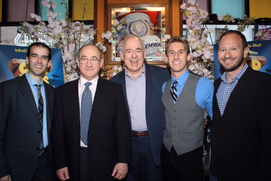 Photo Coverage: OLD JEWS TELLING JOKES Opens Off-Broadway  Image