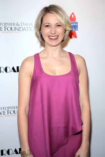 Sara Jean Ford Photo