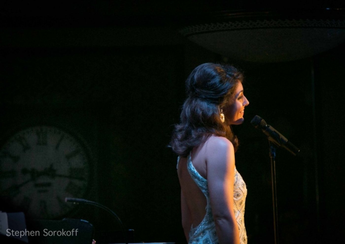 Photo Coverage: Jennifer Sheehan Brings 'I Know A Place' to Feinstein's at Loews Regency  Image