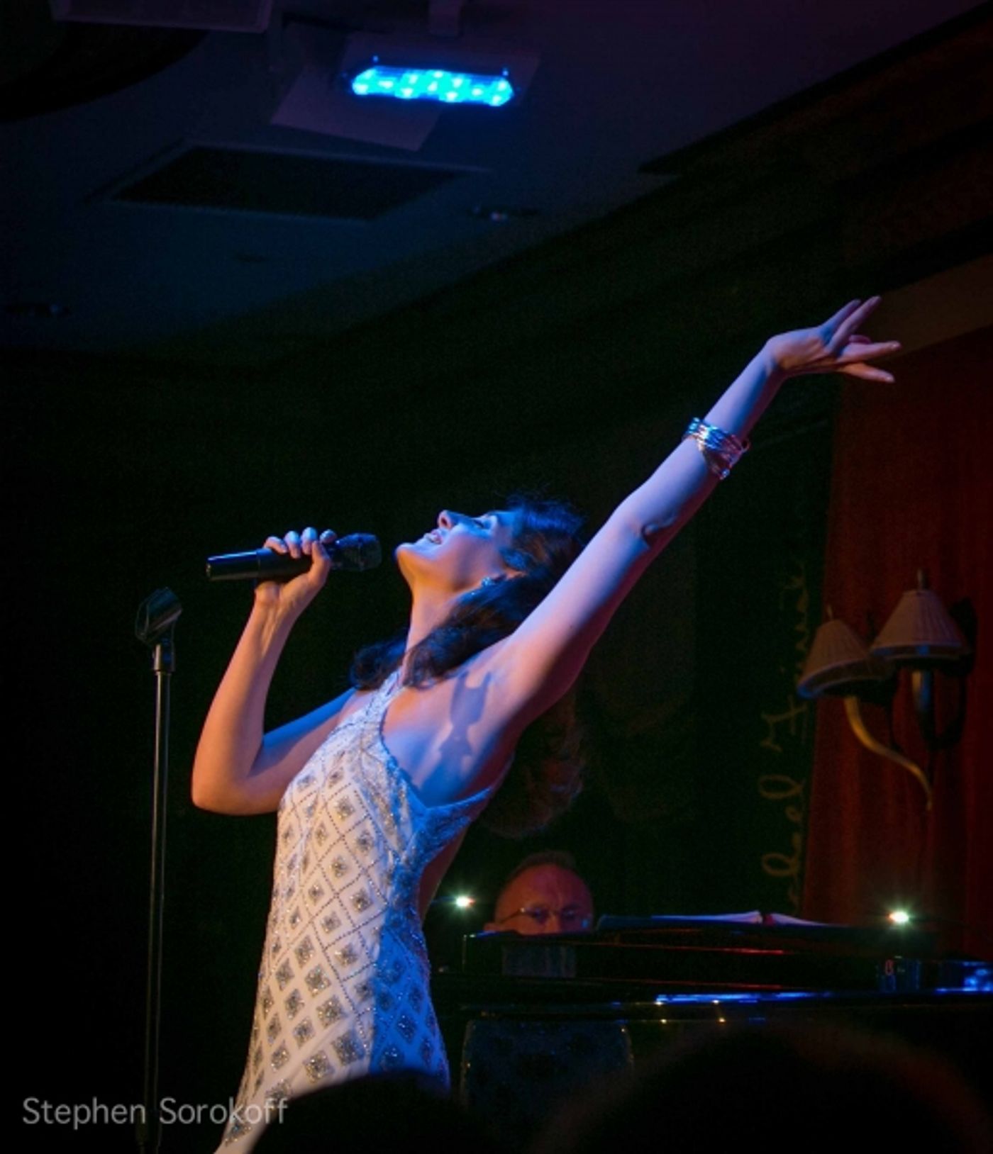 Photo Coverage: Jennifer Sheehan Brings 'I Know A Place' to Feinstein's at Loews Regency  Image