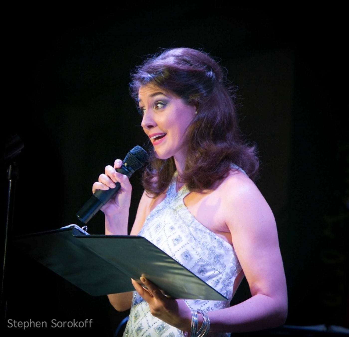 Photo Coverage: Jennifer Sheehan Brings 'I Know A Place' to Feinstein's at Loews Regency  Image