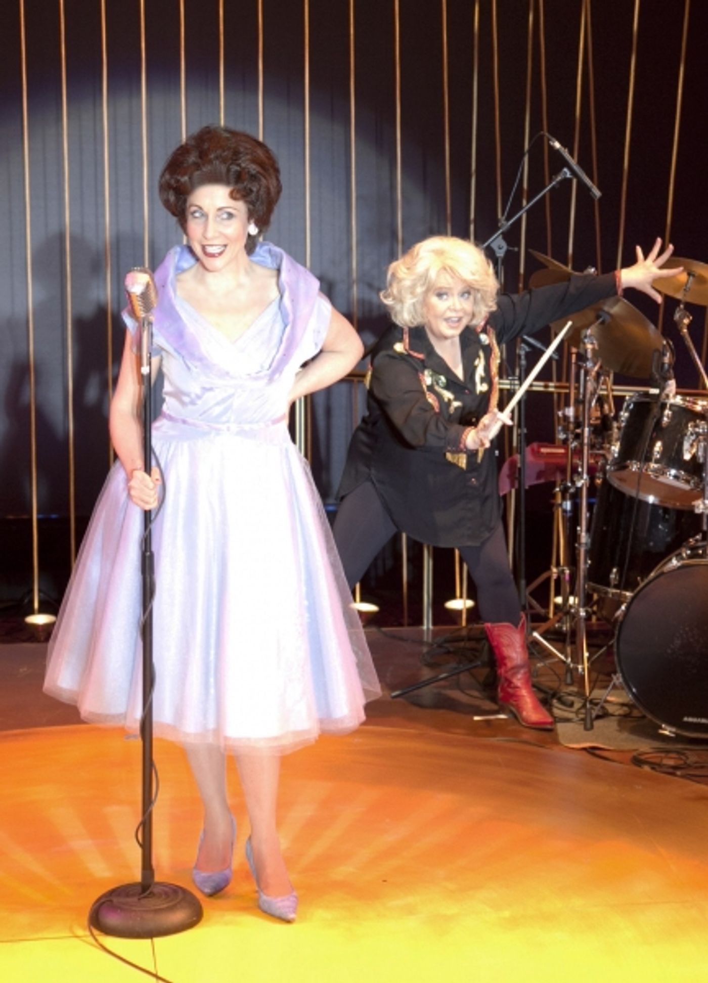 Photo Flash: First Look at Sally Struthers and Carter Calvert in ALWAYS PATSY CLINE Photo Flash: First Look at Sally Struthers and Carter Calvert in ALWAYS PATSY CLINE Image