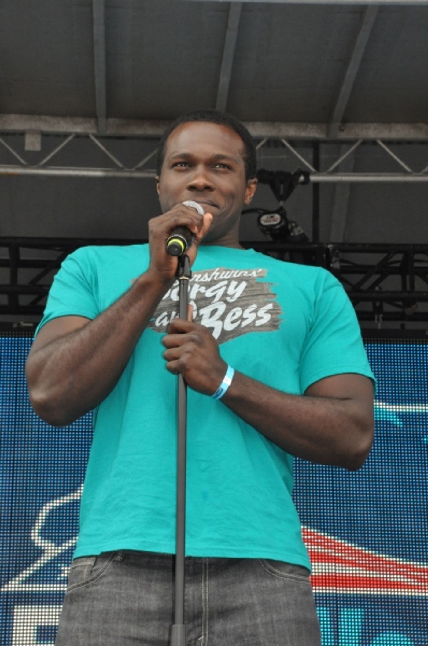 Photo Coverage: Casts of ANYTHING GOES, SISTER ACT, GHOST and More Perform for Fleet Week 2012!  Image