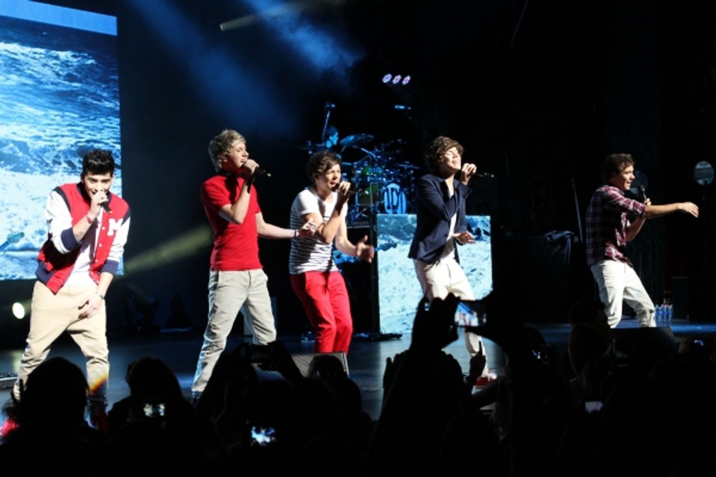 Photo Flash: ONE DIRECTION's Niall Horan, Zayn Malik, Liam Payne, Harry Styles & Louis Tomlinson Rock NYC Photo Flash: ONE DIRECTION's Niall Horan, Zayn Malik, Liam Payne, Harry Styles & Louis Tomlinson Rock NYC Image