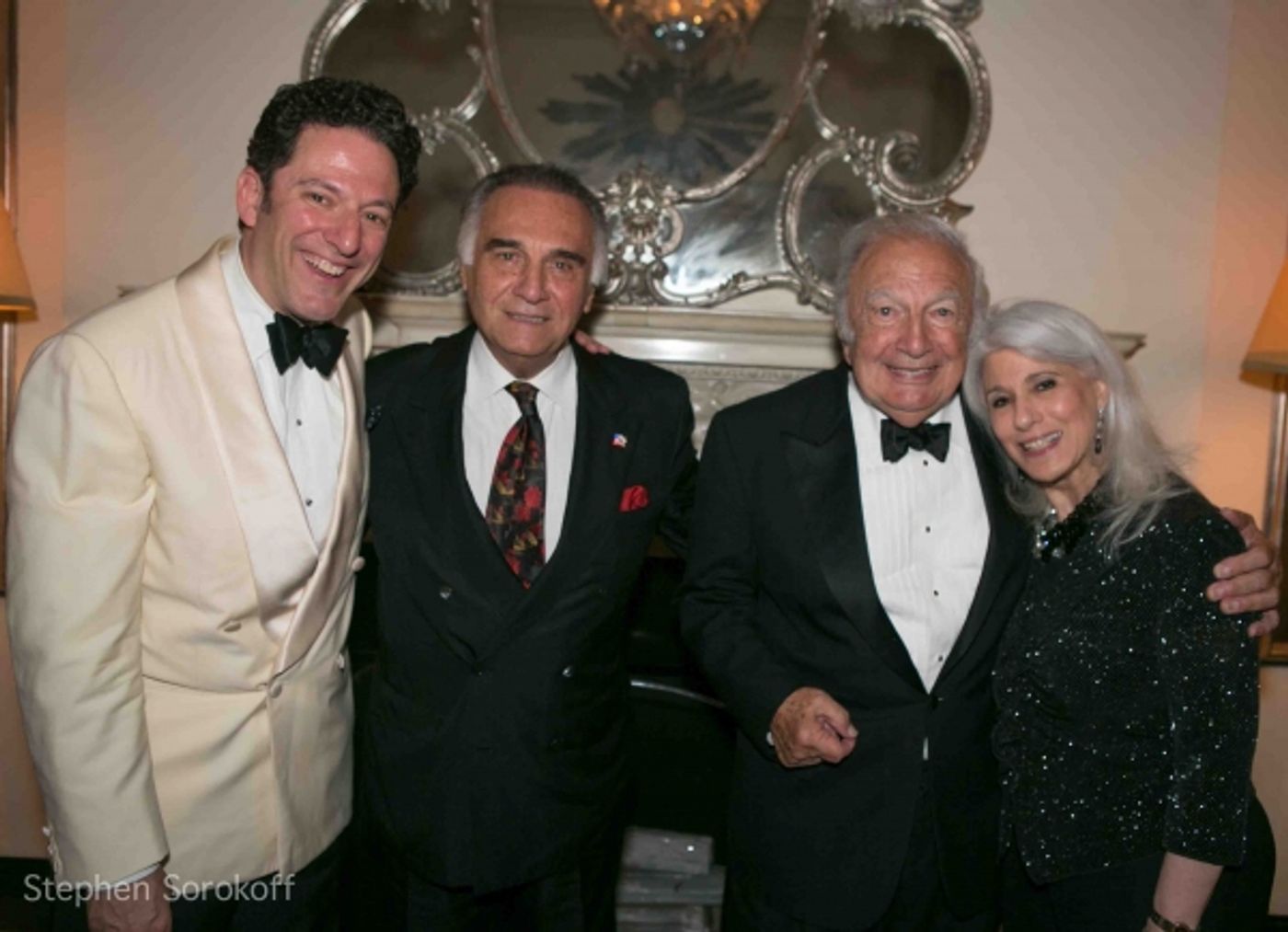 Photo Coverage: The John Pizzarelli Quartet Plays Cafe Carlyle Photo Coverage: The John Pizzarelli Quartet Plays Cafe Carlyle Image