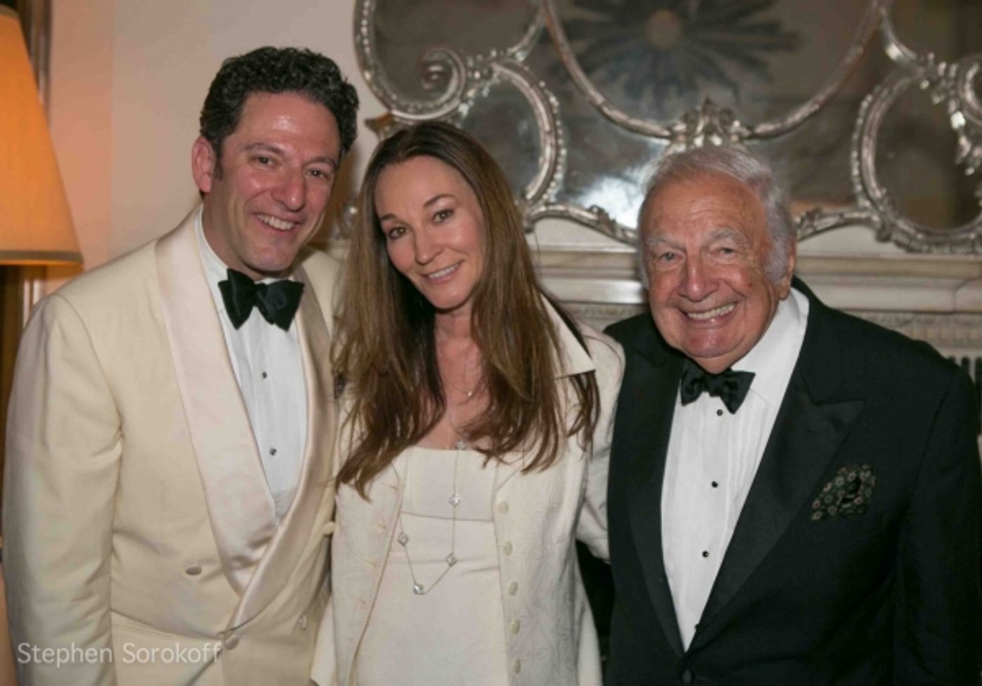 Photo Coverage: The John Pizzarelli Quartet Plays Cafe Carlyle Photo Coverage: The John Pizzarelli Quartet Plays Cafe Carlyle Image